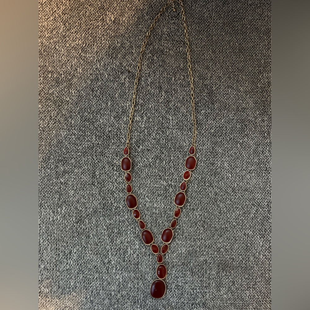 Red and Gold Beaded Necklace with Classic Design